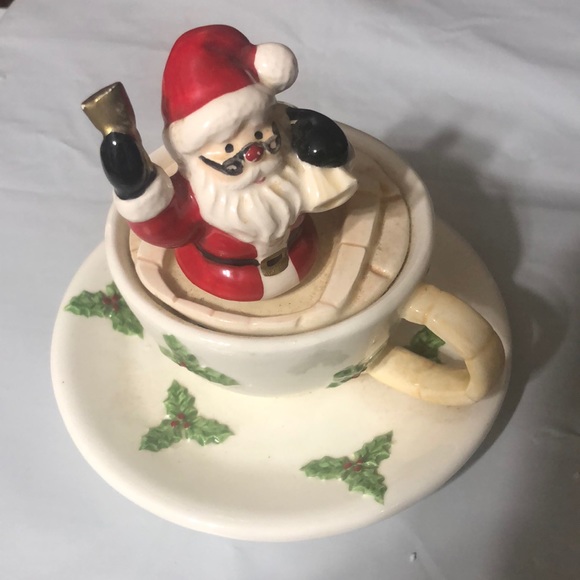 Santa in Tea Cup/Musical - Picture 3 of 4